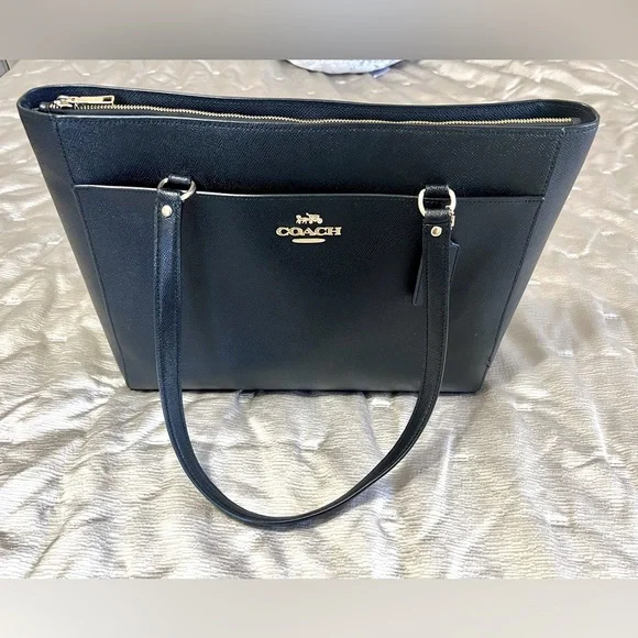 Coach Addison Tote - black crossgrain leather - Picture 2 of 16